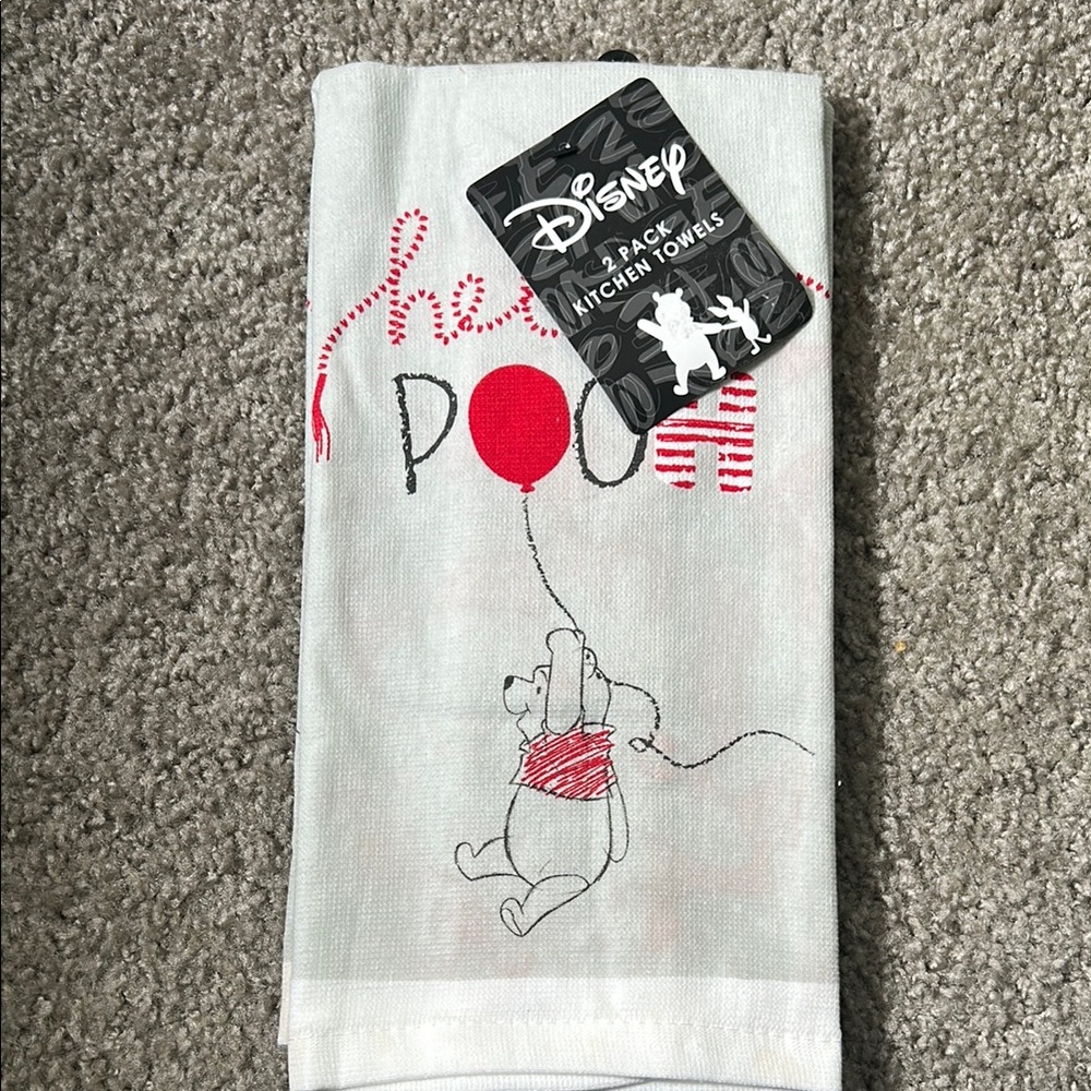 Disney Winnie the Pooh Towel with Red Balloon